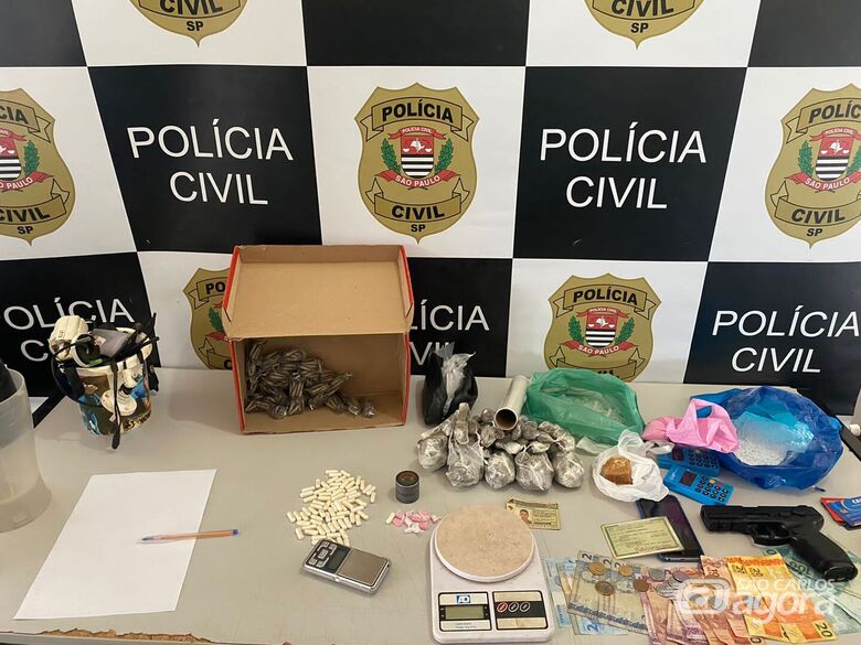 Operação contra o tráfico de drogas prende oito pessoas em Descalvado - Crédito: divulgação/Polícia Civil