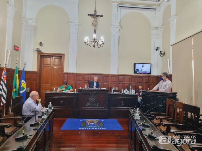 Secretário de fazenda Mário Antunes apresentou na câmara municipal dados da execução orçamentária do município - Crédito: divulgação