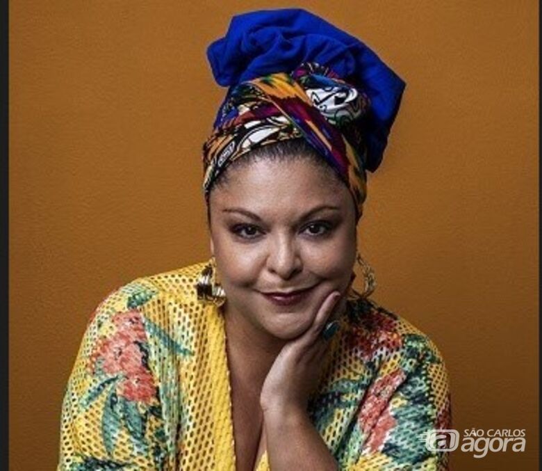 Fabiana é uma artista negra brasileira, paulistana, cantora, intérprete, professora e pesquisadora - Crédito: José de Holanda