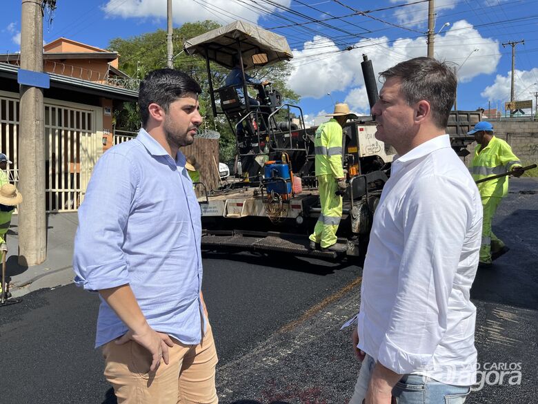 Vereador Bruno Zancheta destaca importância do recape no Jardim Gibertoni -