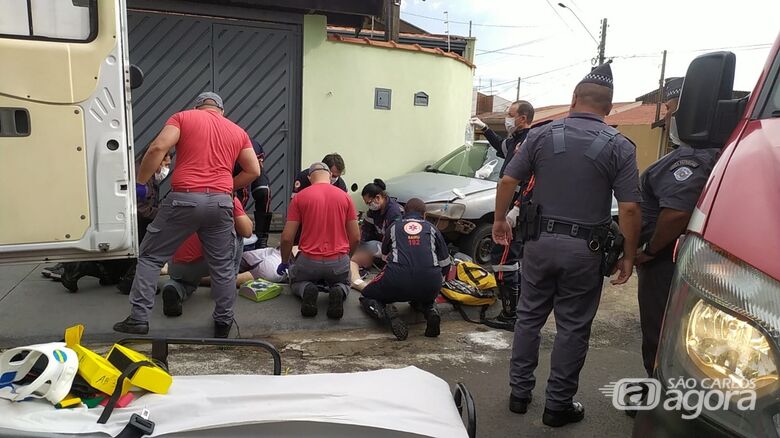 Equipes prestam socorrido à vítima. - Crédito: Maycon Maximino