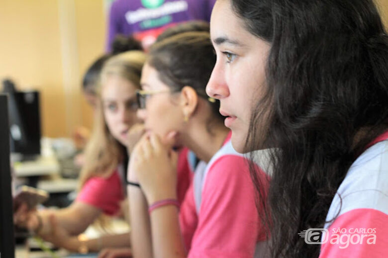 Escola de verão gratuita e online é para ensinar garotas a criar aplicativos para celular - Crédito: Denise Casatti