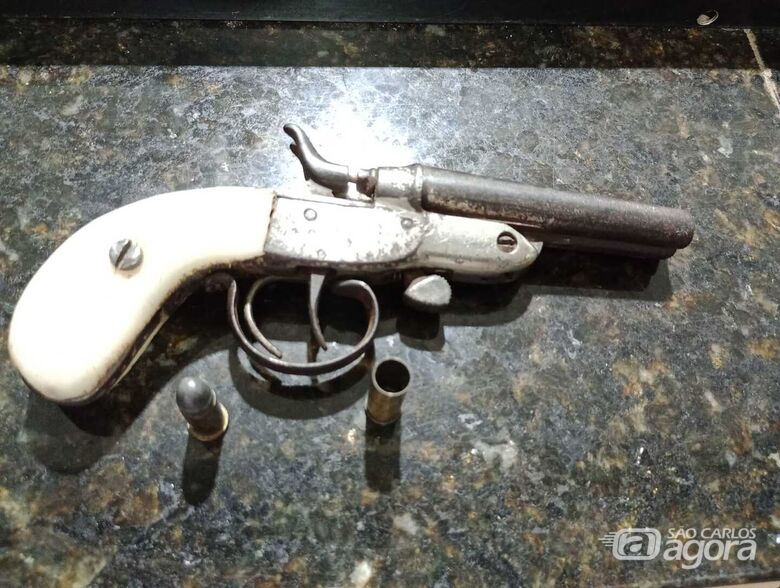 A garrucha apreendida pela autoridade policial - Crédito: Divulgação