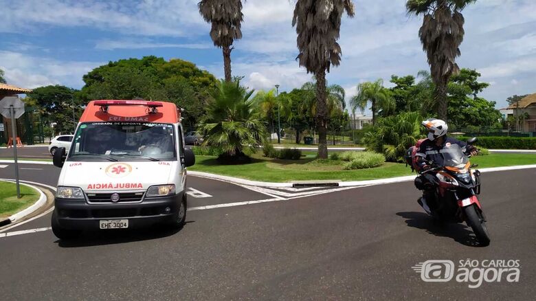 Em estado de urgência, trabalhador foi socorrido pelo Samu à santa Casa - Crédito: Maycon Maximino