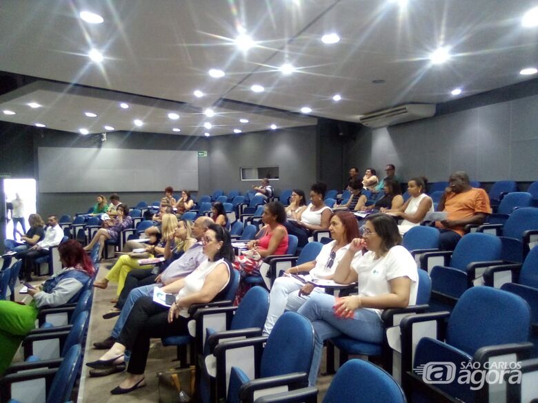 Atendimento às crianças e adolescentes vítimas de violência e exploração sexual é tema de palestra - Crédito: Divulgação