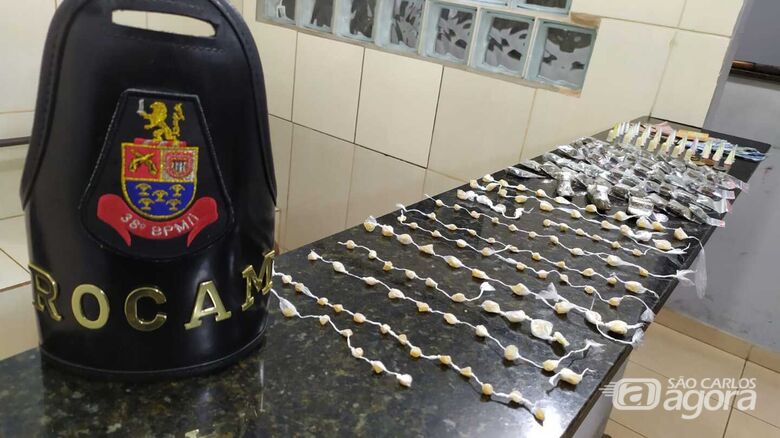 A droga apreendida pelos policiais militares - Crédito: Maycon Maximino