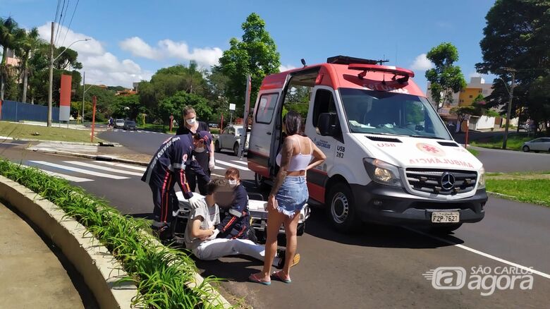 Motociclista, ferido, é atendido pelo Samu - Crédito: Maycon Maximino