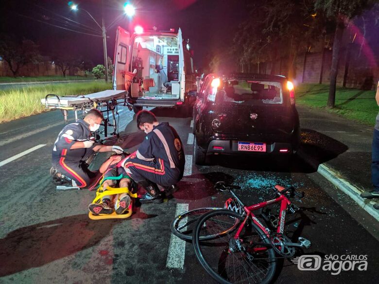 Ciclista de 17 anos fica ferido após se envolver em acidente na Miguel Petroni - Crédito: Maycon Maximino