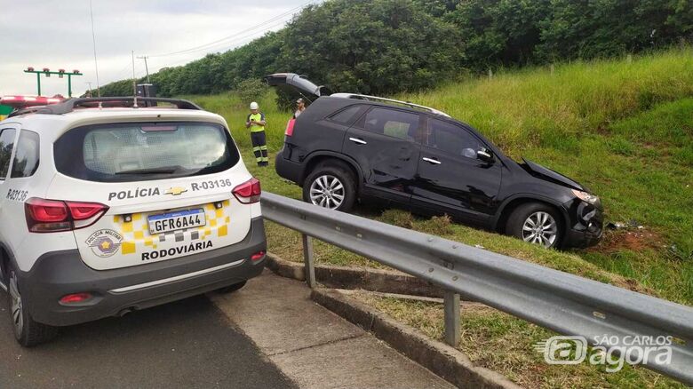 Carro tomba na rodovia SP-318 - Crédito: Maycon Maximino