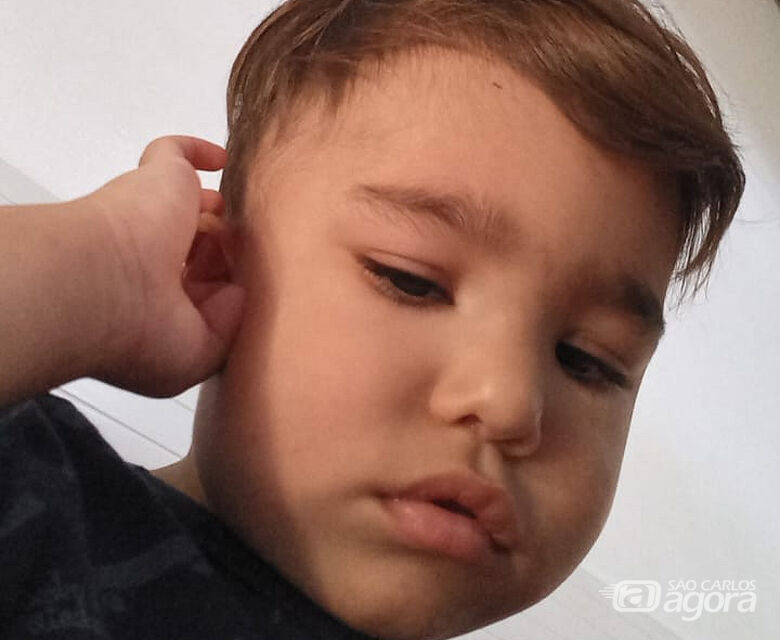 Arthur Pires Baldan é uma das crianças que precisa ser transferida - Crédito: arquivo pessoal