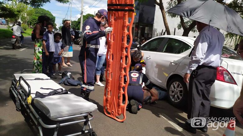 Inconsciente, vítima de 28 anos foi socorrida pelo Samu à Santa Casa - Crédito: Maycon Maximino