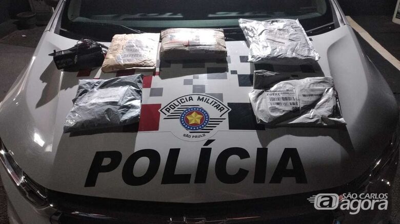 Adolescentes são detidos no Antenor Garcia com carro furtado - Crédito: Divulgação