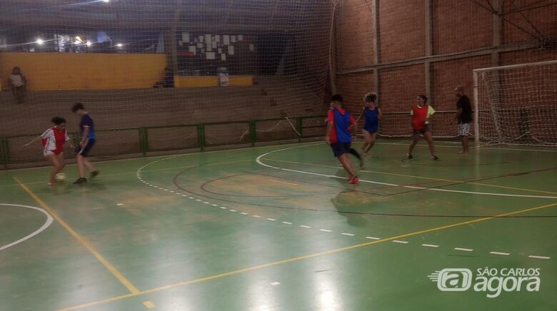 Treino realizado pelas alunas que integram o Grupo de Extensão de futsal feminino da UFSCar - Crédito: Divulgação