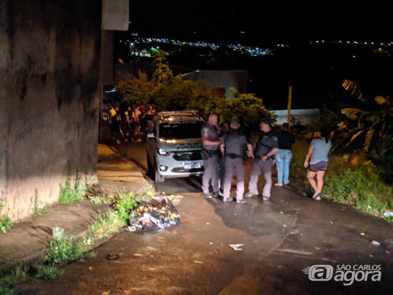Homem morre esfaqueado no Jardim Gonzaga - Crédito: Maycon Maximino