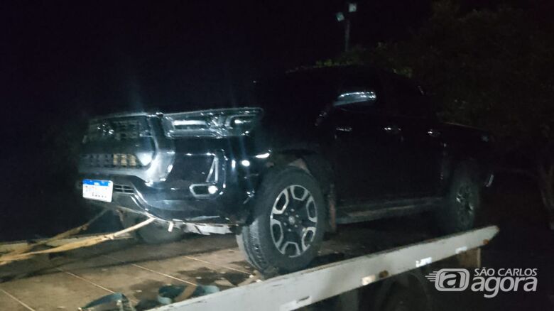 Hilux abandonada no Hikare foi roubada em Monte Alto - Crédito: Divulgação