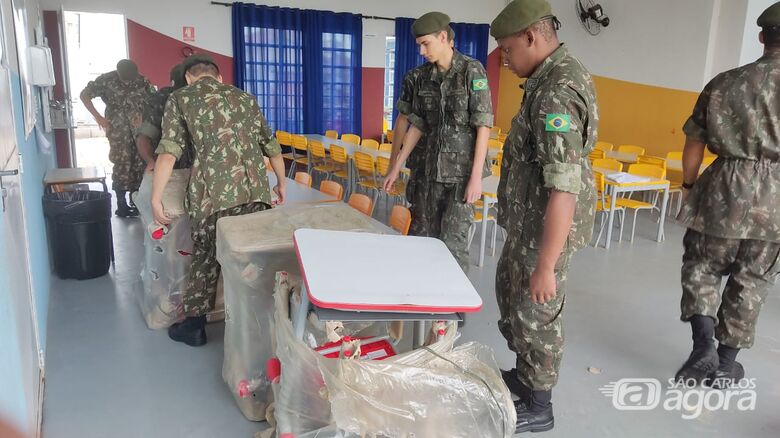 Tiro de Guerra apoia Educação na retirada de inservíveis das escolas - Crédito: Divulgação