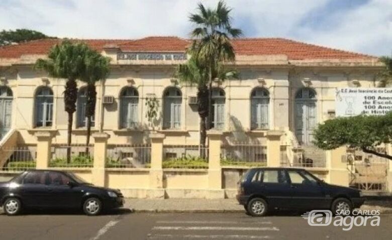 Adolescente é flagrado com facas dentro de escola na região - Crédito: Reprodução/Goole