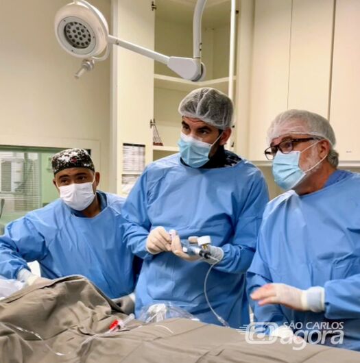 Santa Casa de São Carlos é o primeiro hospital da região a usar o shockwave para desobstrução de artéria - Crédito: Comunicação Santa Casa
