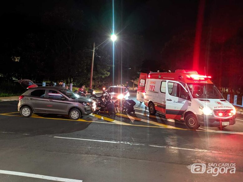 Colisão entre carro e moto deixa mulher ferida na região da USP - Crédito: Maycon Maximino