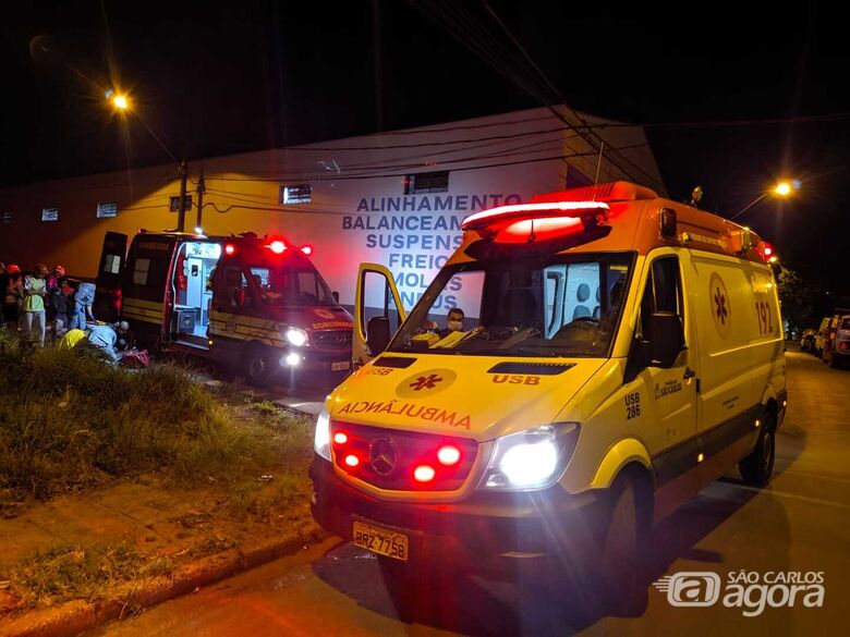 Jovem é prensada contra muro após ser atropelada por carro na Vila Isabel - Crédito: Maycon Maximino