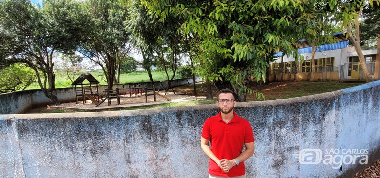 Vereador Elton Carvalho cobra melhorias nas estruturas das escolas de São Carlos - Crédito: Divulgação