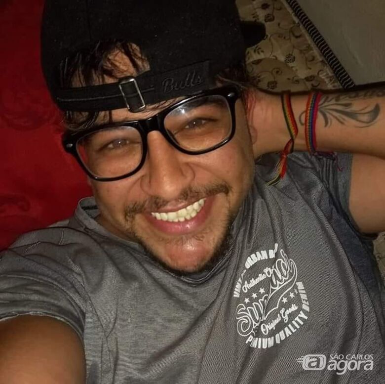 Amigos e familiares prestam homenagens a jovem assassinado no Santa Angelina - Crédito: arquivo pessoal