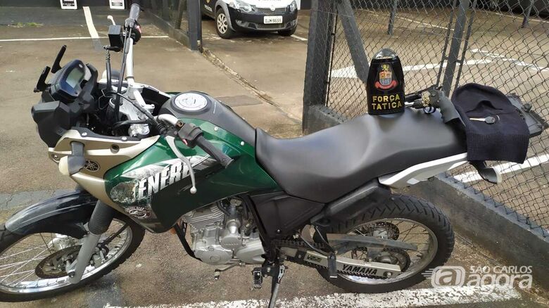 Adolescente é detido pela Força Tática com moto roubada e réplica de revólver - Crédito: Maycon Maximino