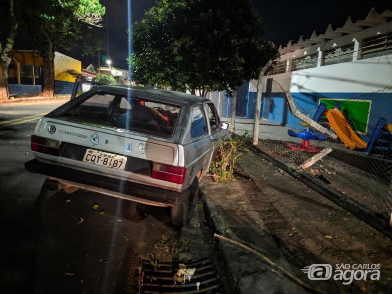 Carro desgovernado atinge CEMEI no Jacobucci - Crédito: Maycon Maximino