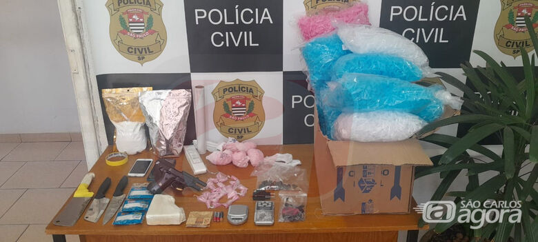 Polícia encontra drogas e arma após assassinato de jovem em Ibaté -