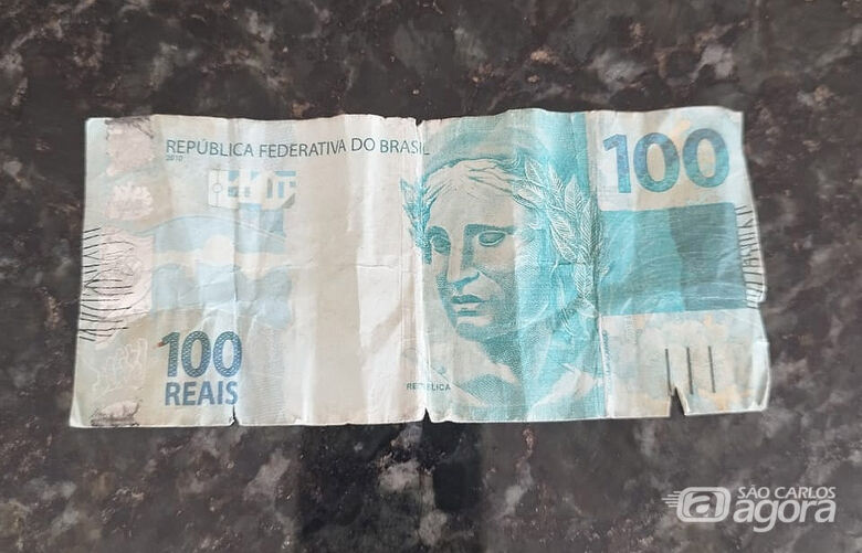 Adolescente é flagrado portando nota de R$ 100 com suspeita de adulteração em Ibaté -
