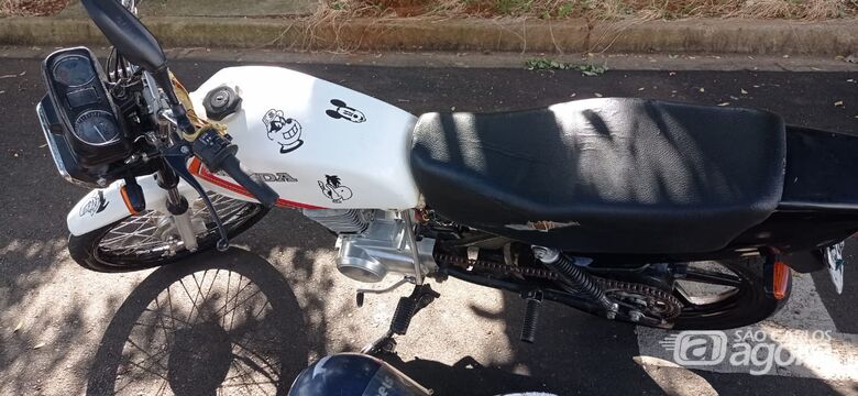 Moto adulterada e drogas são apreendidas em Ibaté - 