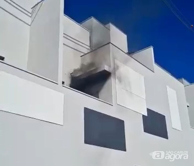 Apartamento próximo ao SESC é destruído por incêndio - Crédito: Maycon Maximino