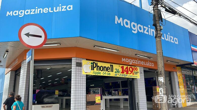 Iphone 11 64g com mensais de 149,00 ou R$ 2.879,10 no Pix -