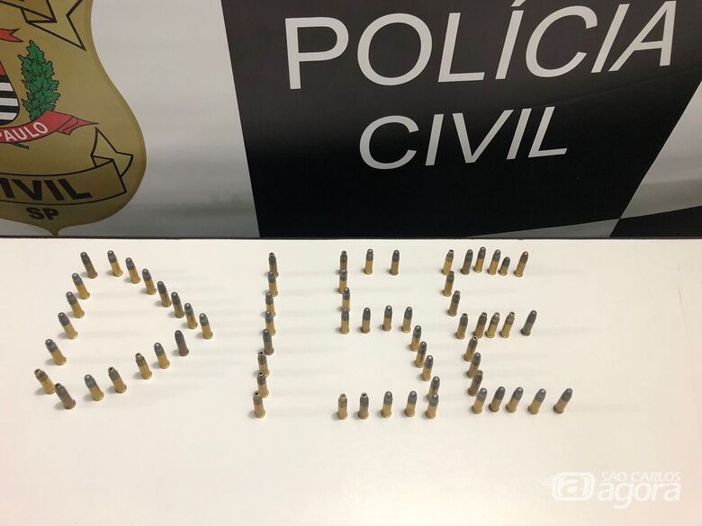 Durante os trabalhos da Dise, 66 cápsulas calibre 22 foram apreendidas - Crédito: Divulgação