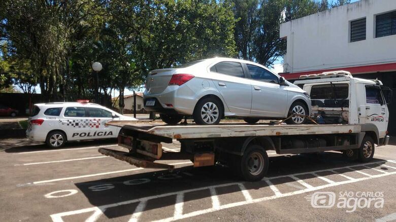 Carro estava com placa trocada e numeração do motor e chassi clonados - Crédito: Maycon Maximino