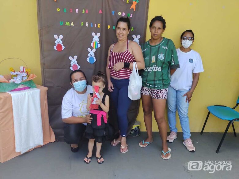 Famílias do Programa Criança Feliz de Ibaté recebem lembrança de Páscoa - Crédito: Divulgação