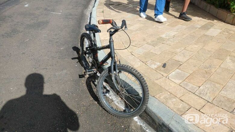 Samu atendeu a ocorrência, mas mãe do ciclista negou socorro - Crédito: Maycon Maximino