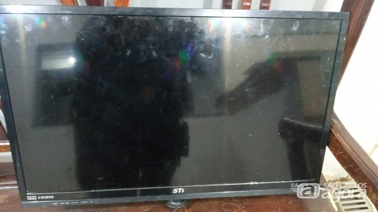 TV de origem suspeita foi apreendida - Crédito: Divulgação