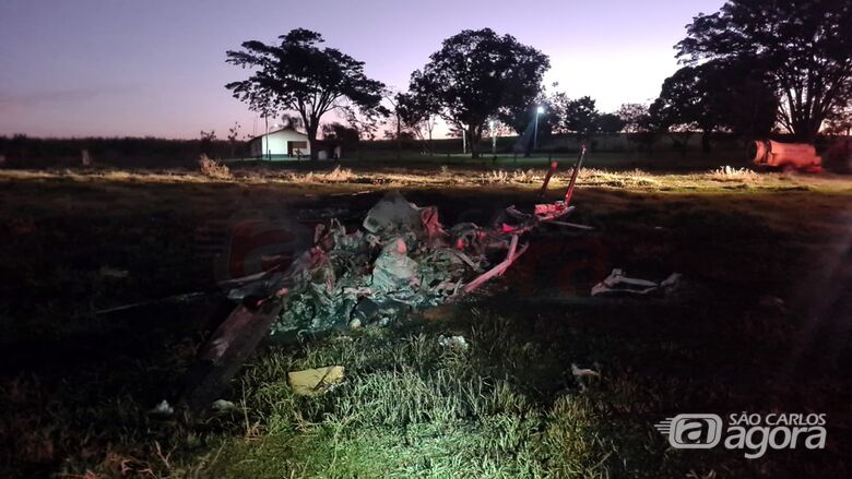 Queda de helicóptero deixa mortos na área rural de São Carlos - Crédito: SCA