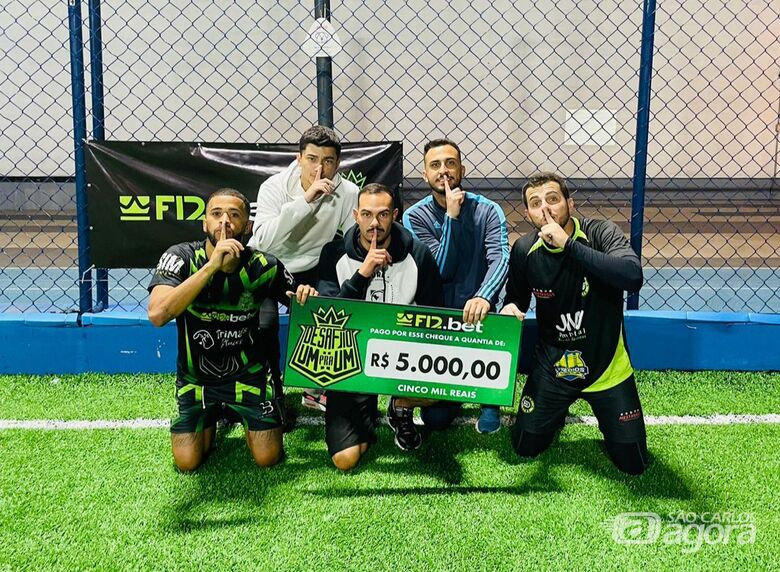Equipe são-carlense comemora a conquista em São Paulo: mais um título - Crédito: Divulgação
