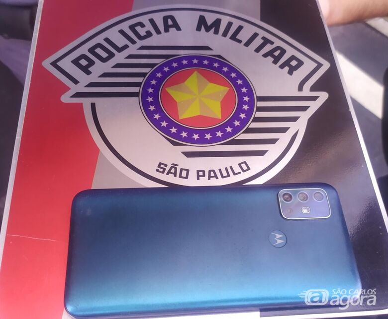 O celular furtado foi restituído ao dono - Crédito: Maycon Maximino