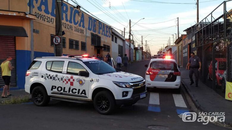 Manhã violenta: na Vila Marcelino, comerciante foi atingido por disparos de arma durante assalto - Crédito: Maycon Maximino