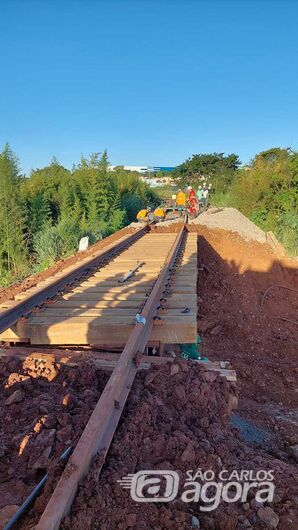 Empresa Rumo é autorizada a construir travessia aérea sobre o córrego Monjolinho em São Carlos - Crédito: Divulgação