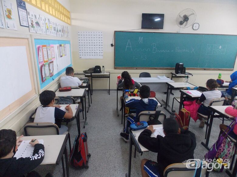 Crianças durante participação em pesquisa - Crédito: Fabiana Koga