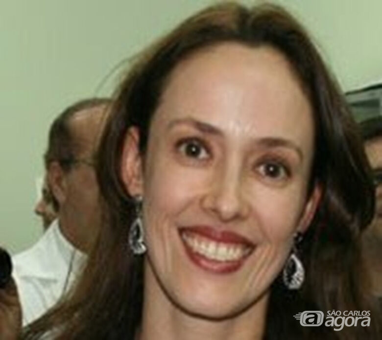 Dra Ana Gabriela Salvio Dermatologista com doutorado em patologia – UNESP Pós doutorado em biofotônica – IFSC – USP Médica do Departamento de pele do Hospital Amaral Carvalho de Jaú - Crédito: divulgação