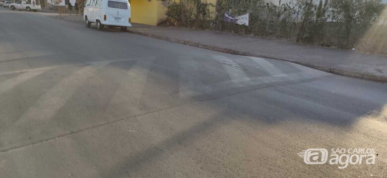 Lombada sem sinalização causa incômodo para motoristas - Crédito: Divulgação