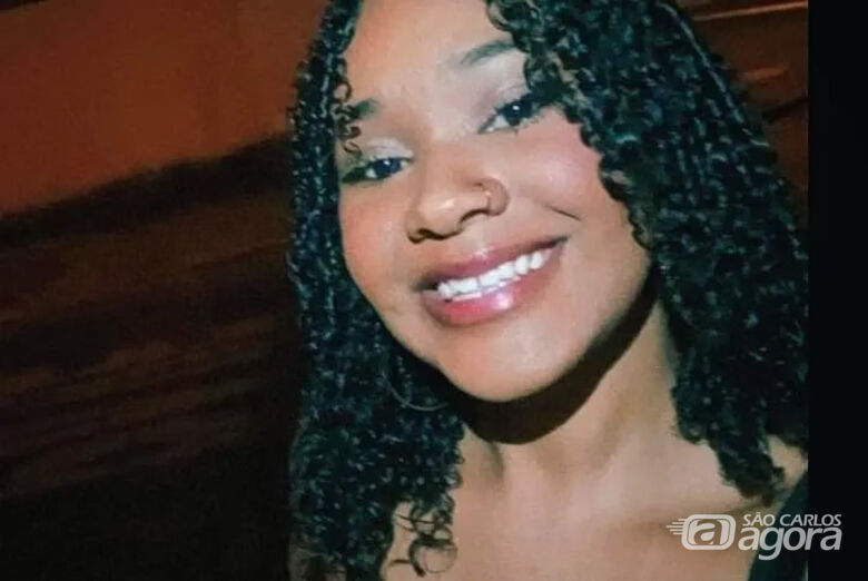 Jennifer Laura Rocha Elias, 15, vítima do disparo acidental - Crédito: arquivo pessoal