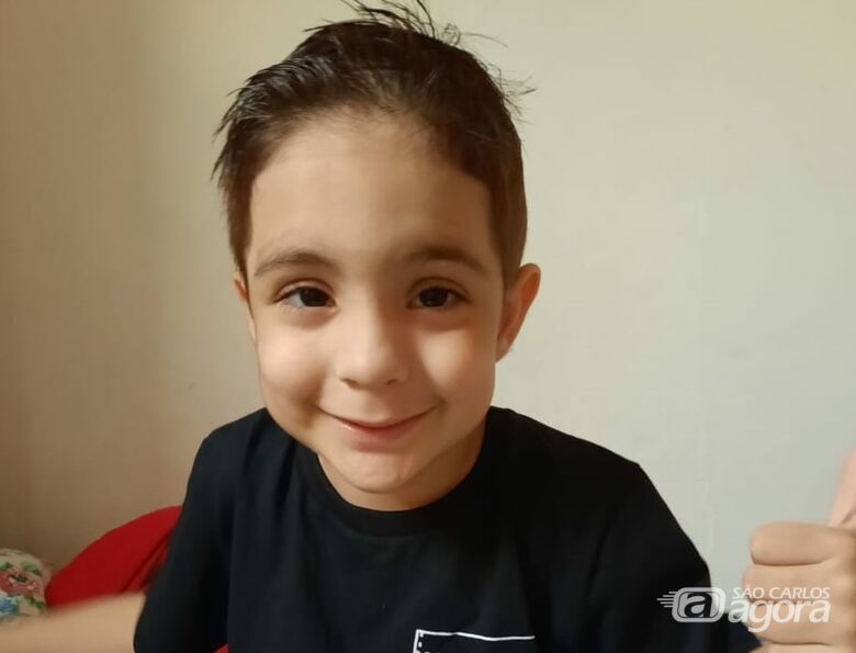 Mãe faz rifa para ajudar filho que ficou 93 dias internado - 