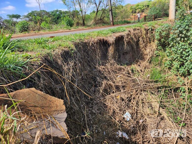 Vereador Elton Carvalho cobra providências da prefeitura sobre erosão na estrada Domingo Zanotta - Crédito: Divulgação