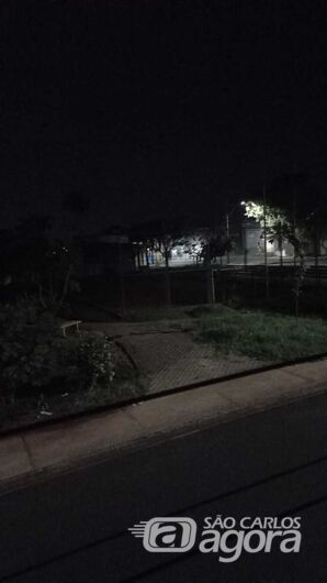 Um “breu” só: Praça no Aracy II é só escuridão - Crédito: Divulgação